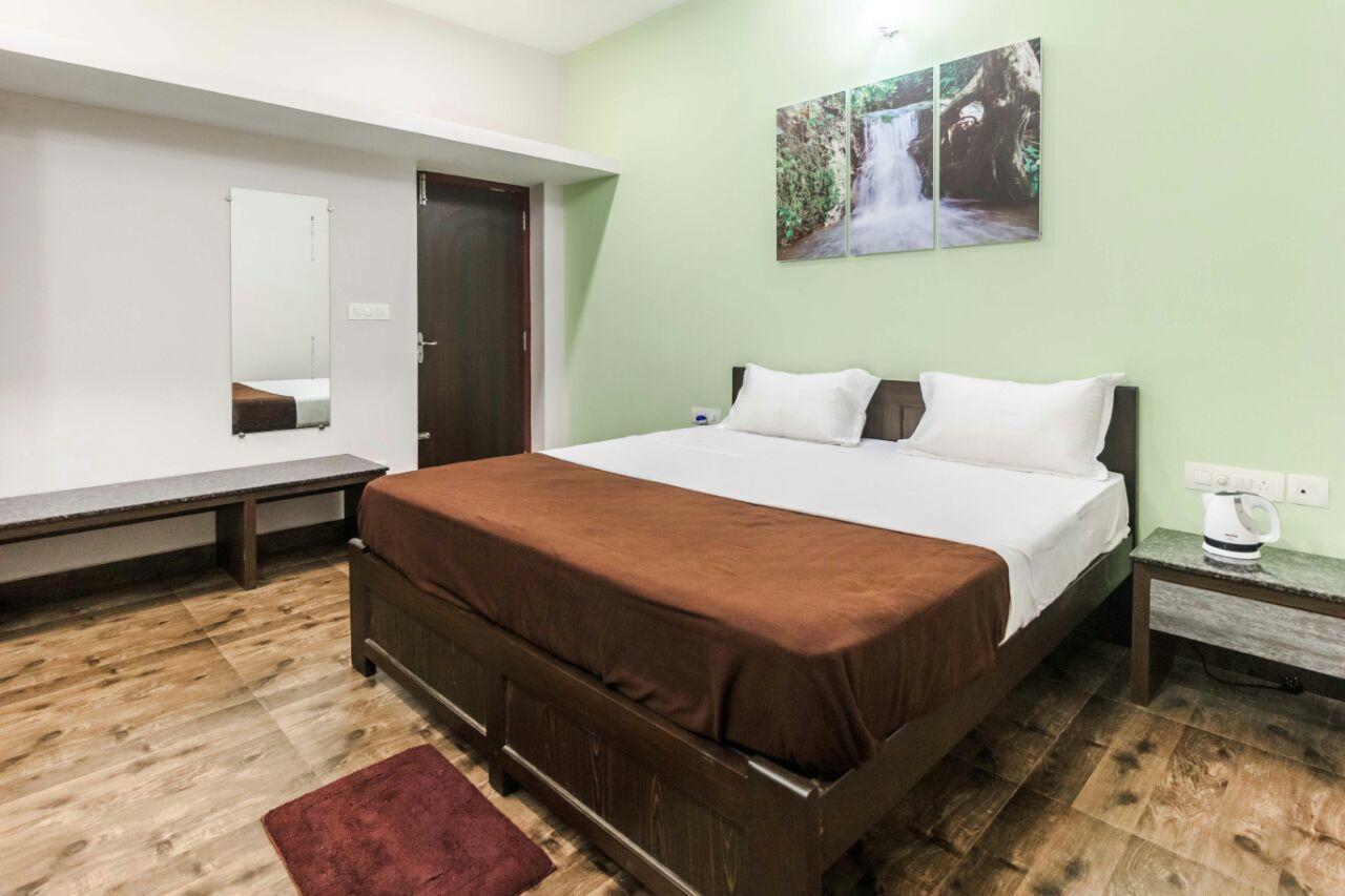 Karkera Comforts Hotel Madikeri Exterior foto