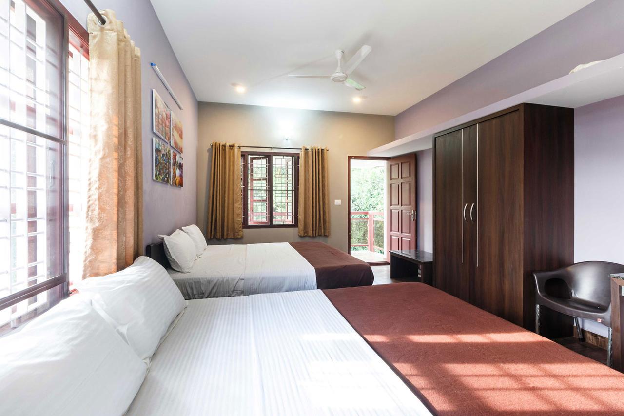 Karkera Comforts Hotel Madikeri Exterior foto