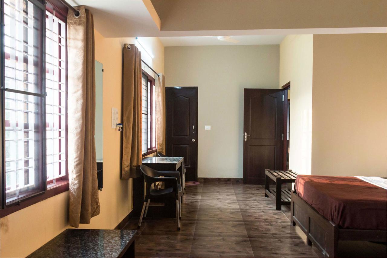 Karkera Comforts Hotel Madikeri Exterior foto