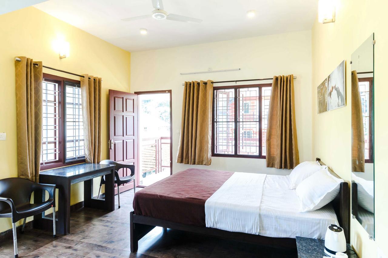 Karkera Comforts Hotel Madikeri Exterior foto