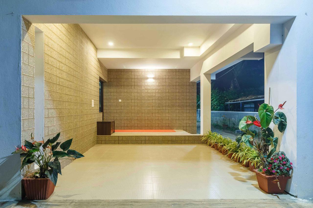 Karkera Comforts Hotel Madikeri Exterior foto